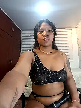 roouse – webcam model profile photo Image 5