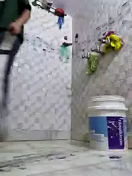 LT-333 – webcam model profile photo Image 11