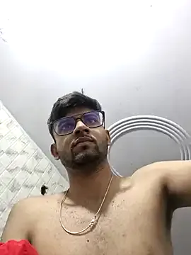 LT-333 – webcam model profile photo Image 12