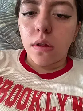 roouse – webcam model profile photo Image 10