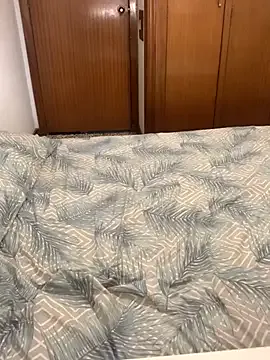 roouse – webcam model profile photo Image 16