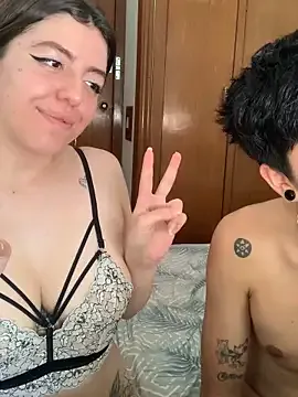 roouse – webcam model profile photo Image 4