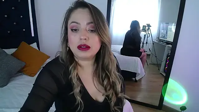 Mia--meow – webcam model profile photo Image 3
