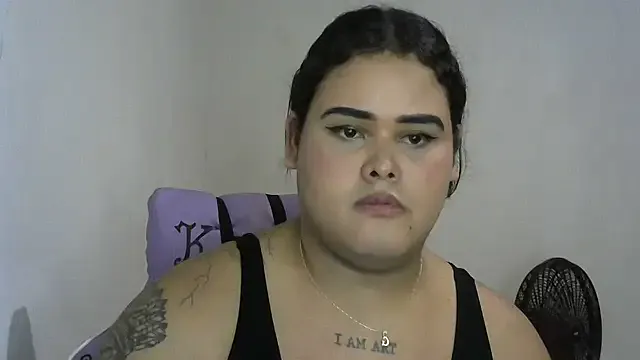 roouse – webcam model profile photo Image 14