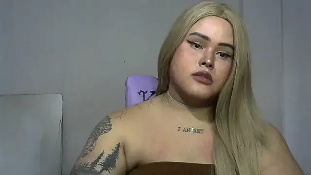 roouse – webcam model profile photo Image 18