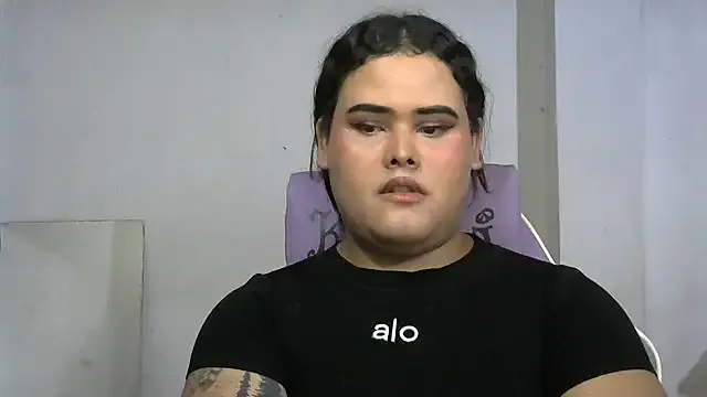 roouse – webcam model profile photo Image 19