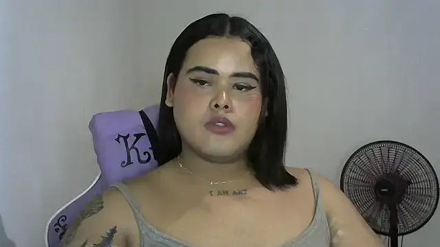 roouse – webcam model profile photo Image 8