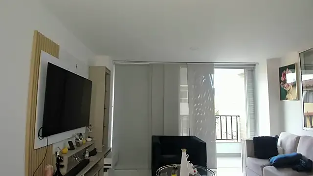 _Alicee_1 – webcam model profile photo Image 10