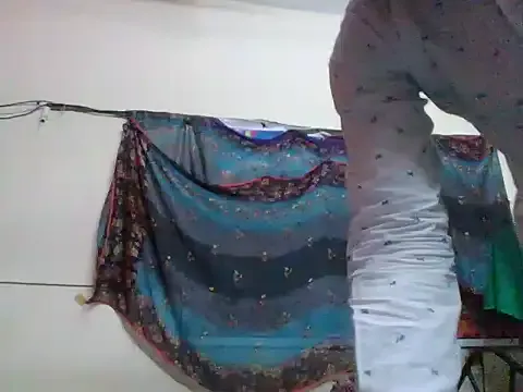 _Alicee_1 – webcam model profile photo Image 7