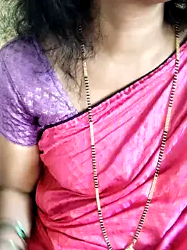 roouse – webcam model profile photo Image 12