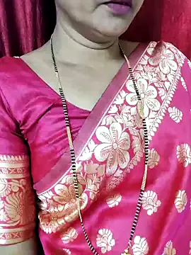 roouse – webcam model profile photo Image 17