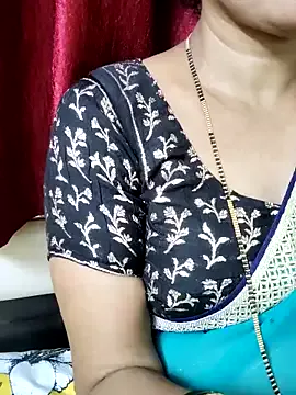 roouse – webcam model profile photo Image 19