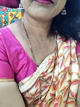 roouse – webcam model profile photo Image 8