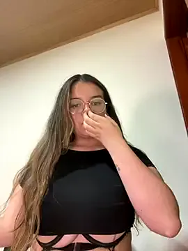 tuanzi125216 – webcam model profile photo Image 3