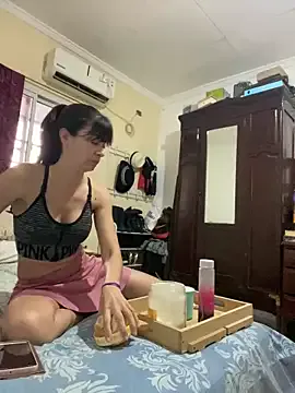 Yui-Ch06 – webcam model profile photo Image 4