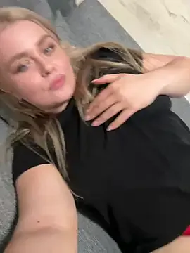 KhloeClark – webcam model profile photo Image 9