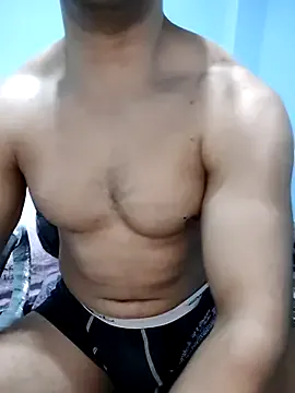 roouse – webcam model profile photo Image 5