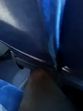 roouse – webcam model profile photo Image 13