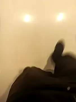 roouse – webcam model profile photo Image 5