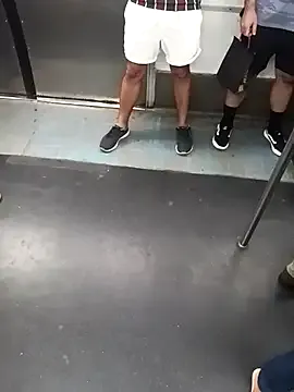 roouse – webcam model profile photo Image 9