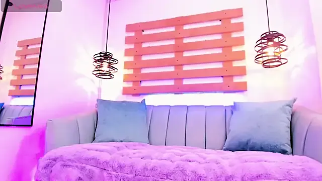 Luna_Samosienko – webcam model profile photo Image 9