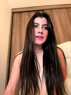 roouse – webcam model profile photo Image 10
