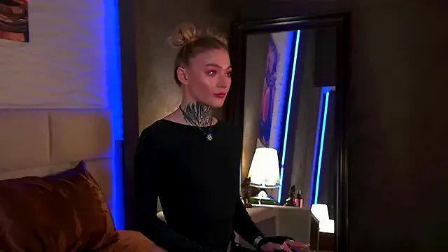 RollDolls – webcam model profile photo Image 8