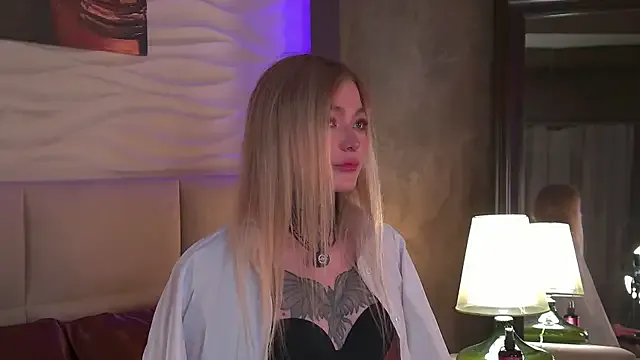 RollDolls – webcam model profile photo Image 9