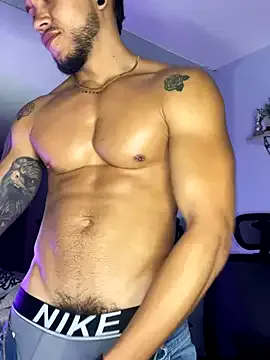  – webcam model profile photo Image 15