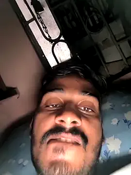 Musae – webcam model profile photo Image 6