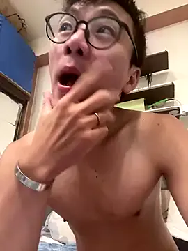 roouse – webcam model profile photo Image 9
