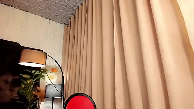 nam_tootsis – webcam model profile photo Image 14