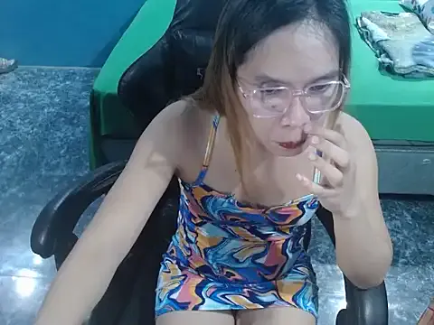 roouse – webcam model profile photo Image 14