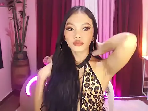 zui_lu – webcam model profile photo Image 2