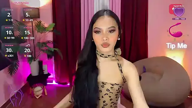 zui_lu – webcam model profile photo Image 6