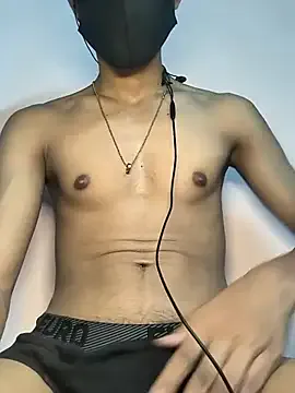 roouse – webcam model profile photo Image 11