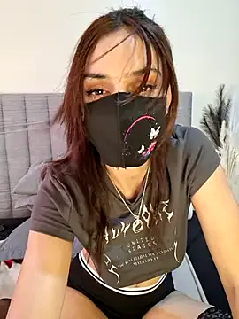 roouse – webcam model profile photo Image 2