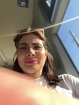 hina_porn – webcam model profile photo Image 11