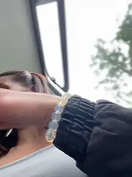hina_porn – webcam model profile photo Image 7