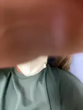  – webcam model profile photo Image 12