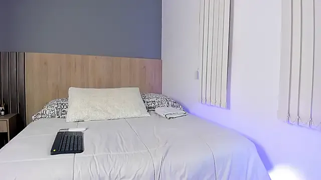 NinnaSalvatore – webcam model profile photo Image 5