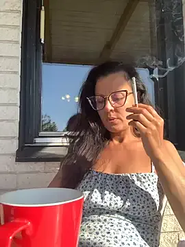 roouse – webcam model profile photo Image 17