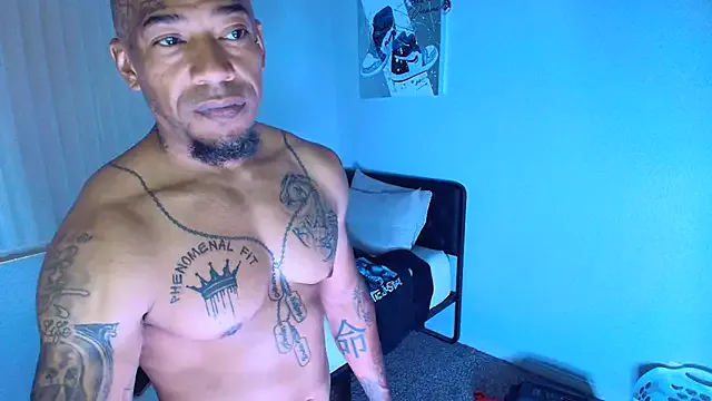 roouse – webcam model profile photo Image 8
