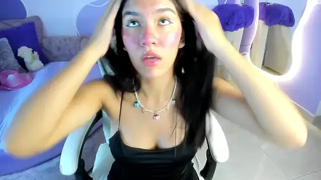 school_ch – webcam model profile photo Image 17