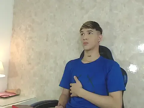  – webcam model profile photo Image 13