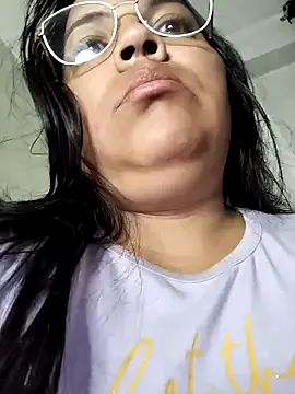 BellaDiNatale – webcam model profile photo Image 17