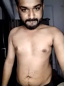 Mikev – webcam model profile photo Image 4