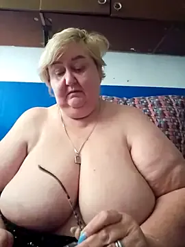 maataaan – webcam model profile photo Image 10