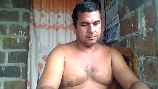 roouse – webcam model profile photo Image 5