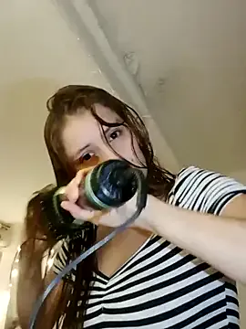 Kayla – webcam model profile photo Image 3